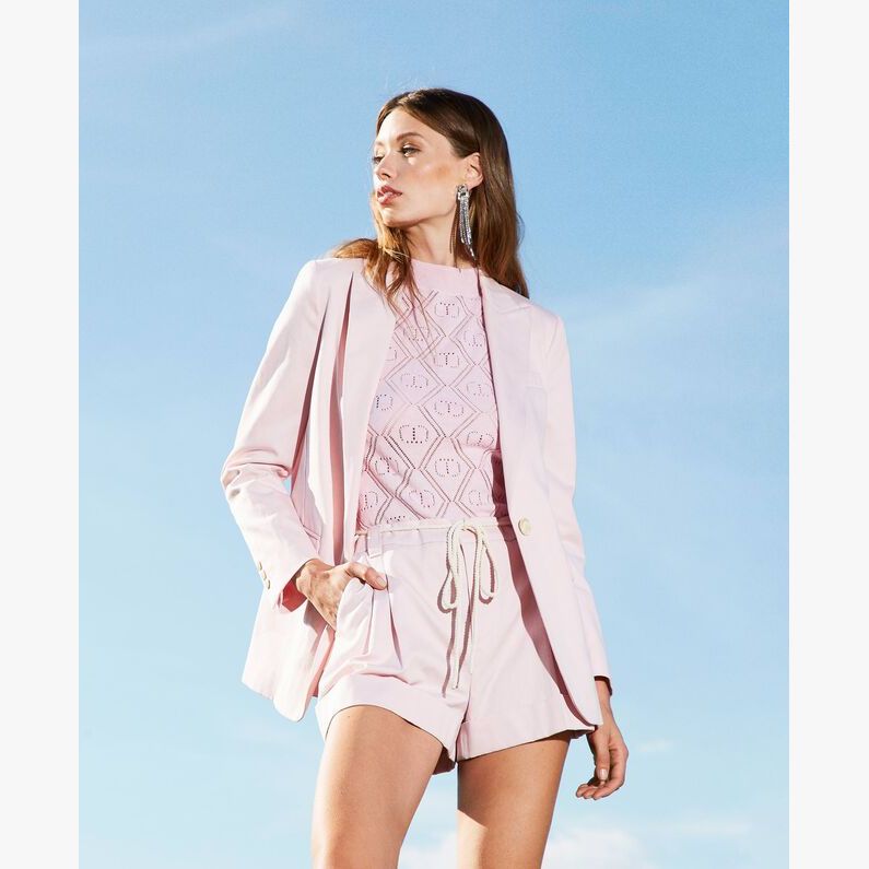 krijtroze-satijnen-dames-blazer-met-revers-lange-mouwen-221TP2651-van-twinset-milano-she-stories-gwen